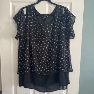 3 for $20 🌺 Torrid Heart Print Cold Shoulder Blouse Size 2XL